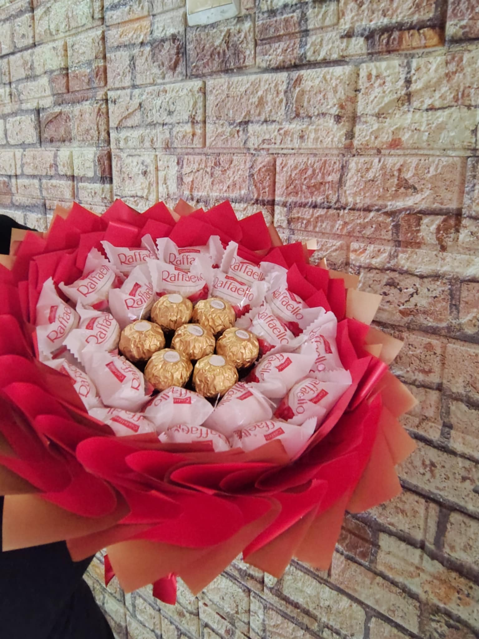 Słodki bukiet z pralin Raffaello, Ferrero Rocher prezent na Urodziny - obrazek 5